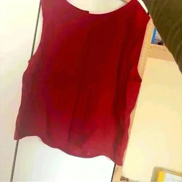 Victoria & Olivia sleeveless buttoned top color red size S made in Australia - Picture 4 of 4